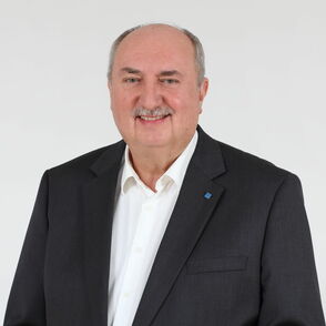 Dieter Mühlberger Dieter Mühlberger, Kommunale Beteiligungen und Kunden