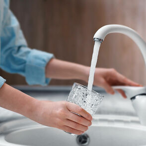 Stadtwerke Ulm/Neu-Ulm Netze Trinwasser Analyse Trinkwasser aus dem Wasserhahn